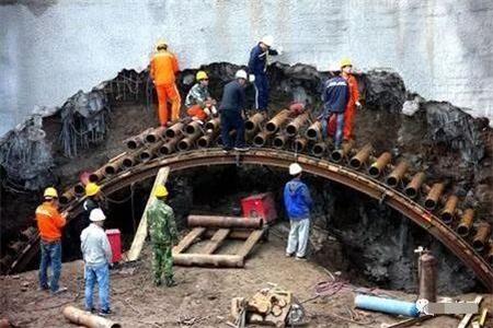 喀什隧道钢花管支护案例
